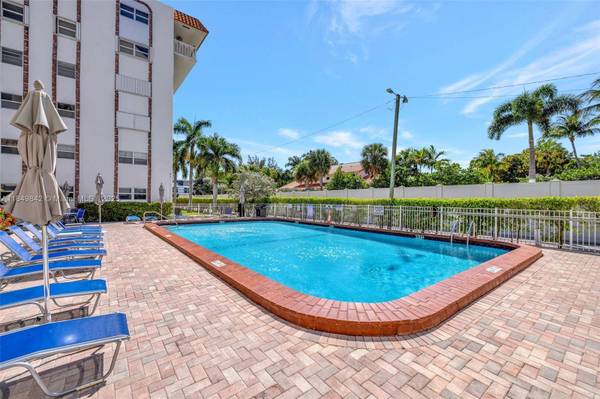 3181 S Ocean Dr #405, Hallandale Beach, FL 33009