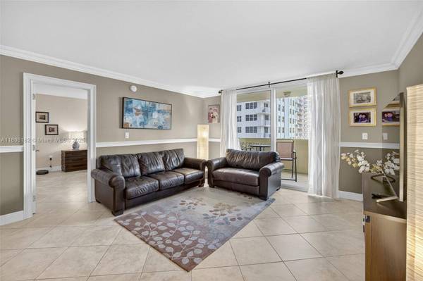 1833 S Ocean Dr #1004, Hallandale Beach, FL 33009