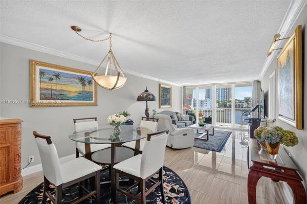 121 Golden Isles Dr #205, Hallandale Beach, FL 33009