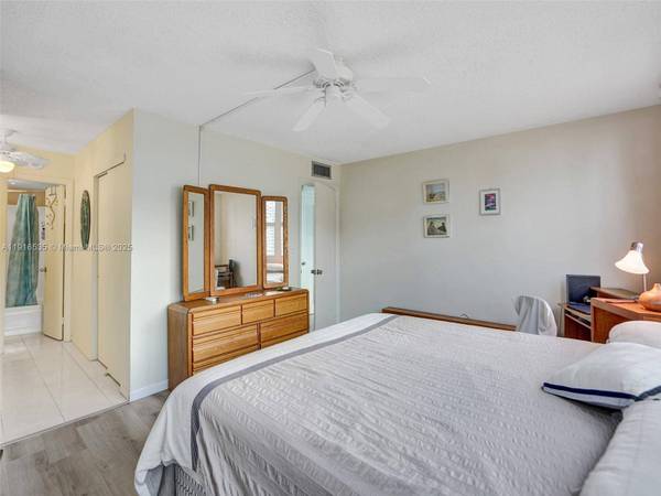 3113 S Ocean Dr #603, Hallandale Beach, FL 33009