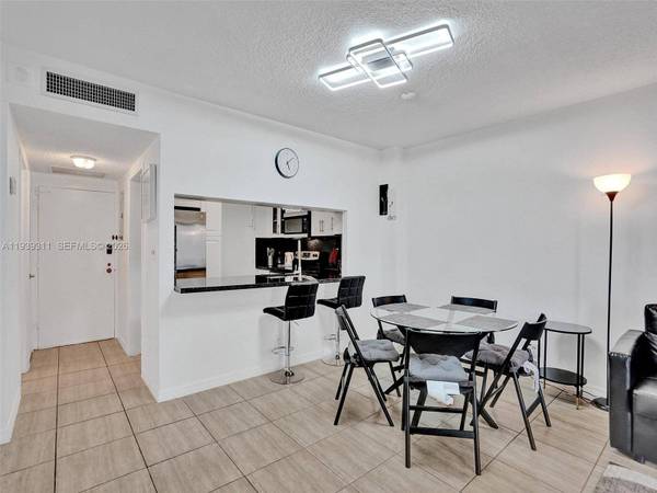 3725 S Ocean Dr #520, Hollywood, FL 33019