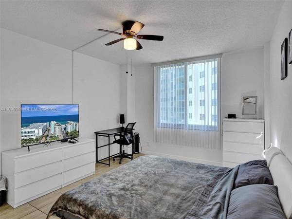 3725 S Ocean Dr #520, Hollywood, FL 33019