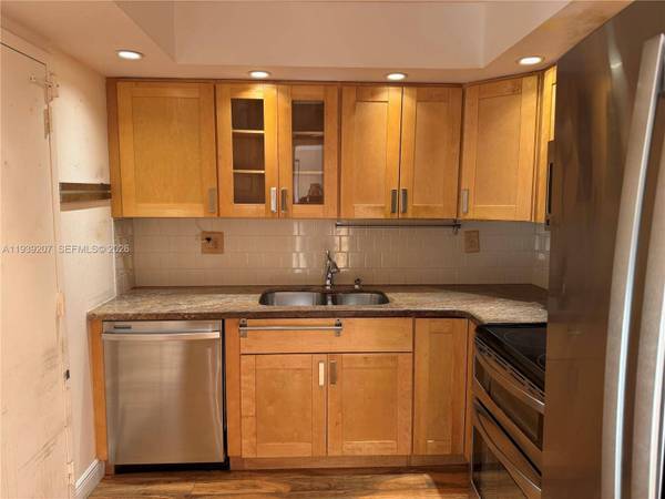 600 Three Islands Blvd #1008, Hallandale Beach, FL 33009