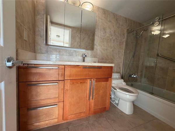 600 Three Islands Blvd #1008, Hallandale Beach, FL 33009