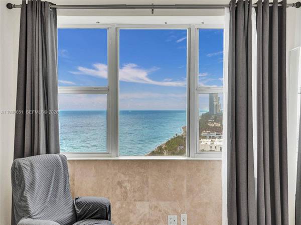 3180 S Ocean Dr #1709, Hallandale Beach, FL 33009