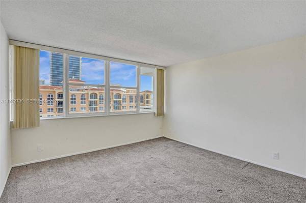 3140 S Ocean Dr #1909, Hallandale Beach, FL 33009