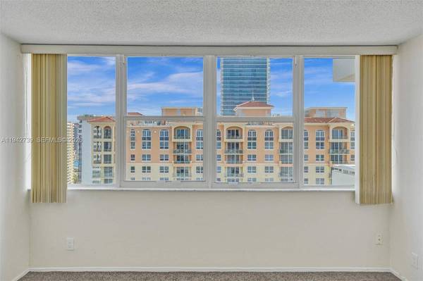 3140 S Ocean Dr #1909, Hallandale Beach, FL 33009