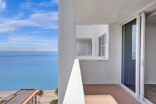 3140 S Ocean Dr #1909, Hallandale Beach, FL 33009