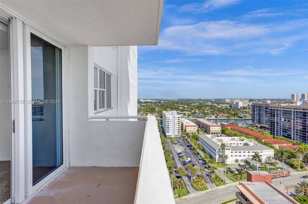 3140 S Ocean Dr #1909, Hallandale Beach, FL 33009