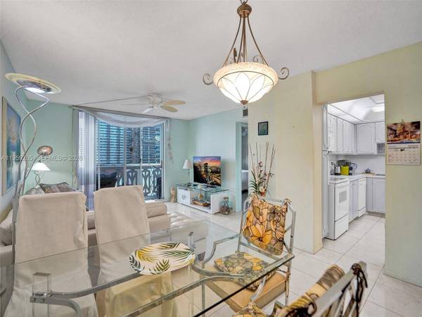 3113 S Ocean Dr #603, Hallandale Beach, FL 33009