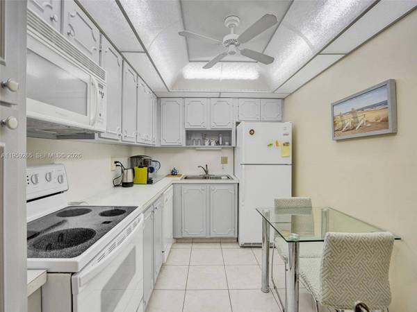 3113 S Ocean Dr #603, Hallandale Beach, FL 33009