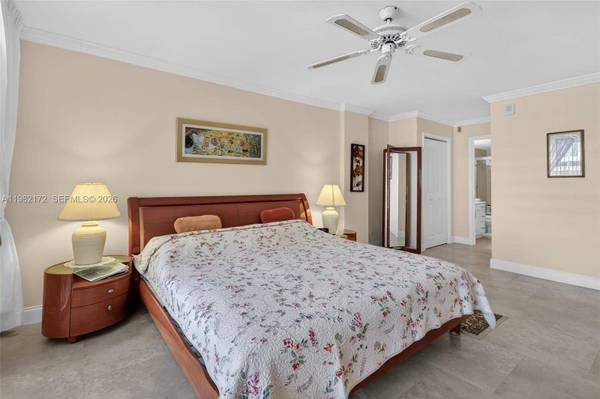 1849 S Ocean Dr #905, Hallandale Beach, FL 33009