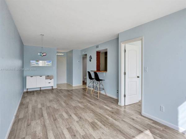 2001 Atlantic Shores Blvd #419, Hallandale Beach, FL 33009