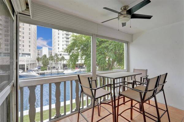 450 Paradise Isle Blvd #204, Hallandale Beach, FL 33009