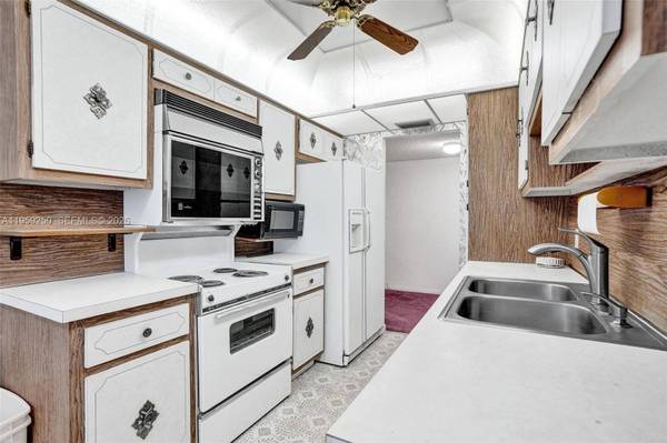 322 Buchanan St #506, Hollywood, FL 33019