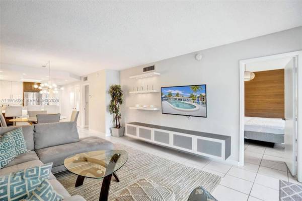 450 Paradise Isle Blvd #204, Hallandale Beach, FL 33009