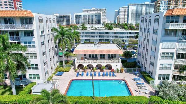 3181 S Ocean Dr #305, Hallandale Beach, FL 33009