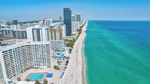 3181 S Ocean Dr #305, Hallandale Beach, FL 33009