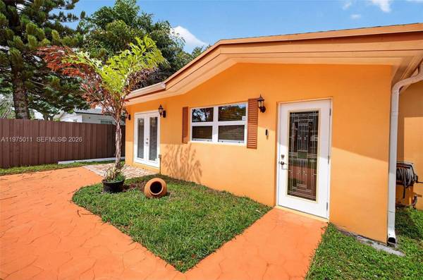 2543 Liberty St, Hollywood, FL 33020