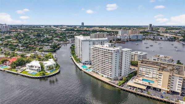 121 Golden Isles Dr #205, Hallandale Beach, FL 33009