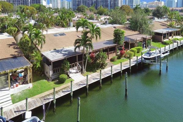 2619 S Parkview Dr, Hallandale Beach, FL 33009