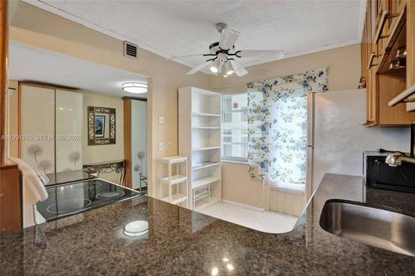 3181 S Ocean Dr #305, Hallandale Beach, FL 33009