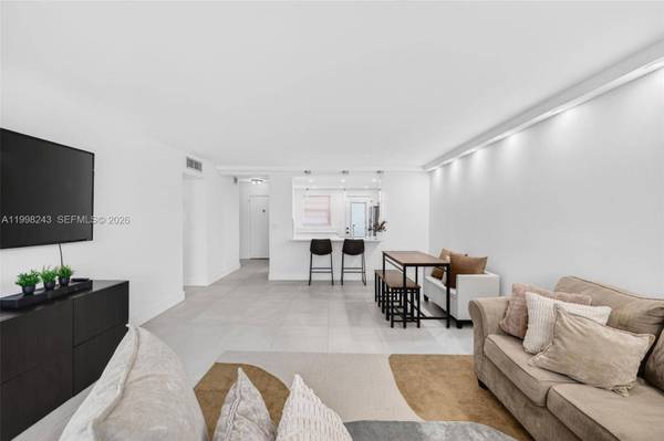 420 NE 12th Ave #202, Hallandale Beach, FL 33009