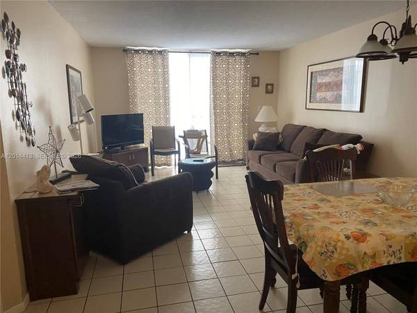 1817 S Ocean Dr #225, Hallandale Beach, FL 33009