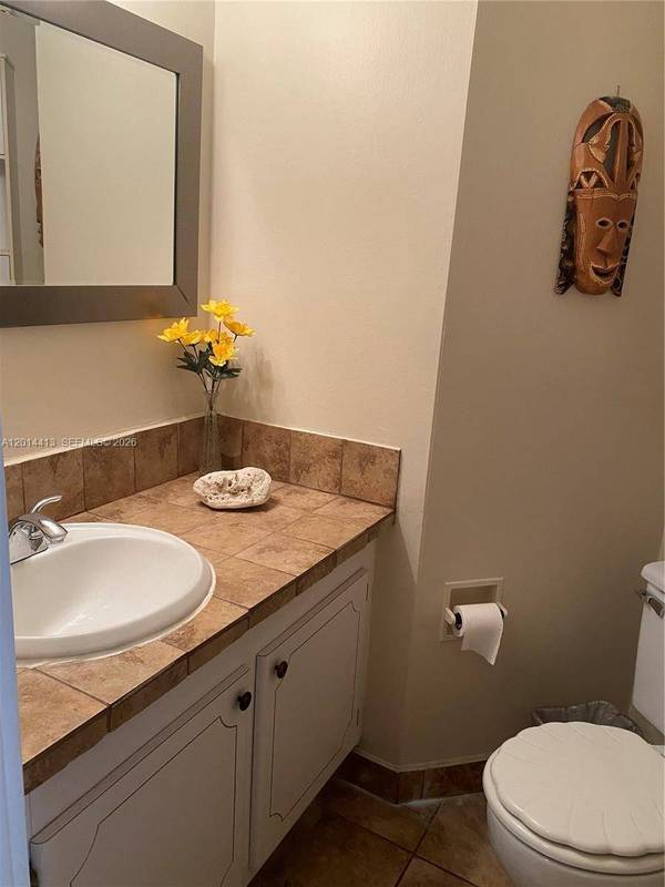 1817 S Ocean Dr #225, Hallandale Beach, FL 33009