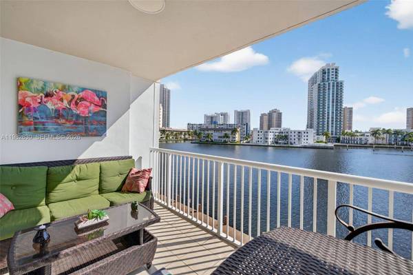 121 Golden Isles Dr #205, Hallandale Beach, FL 33009