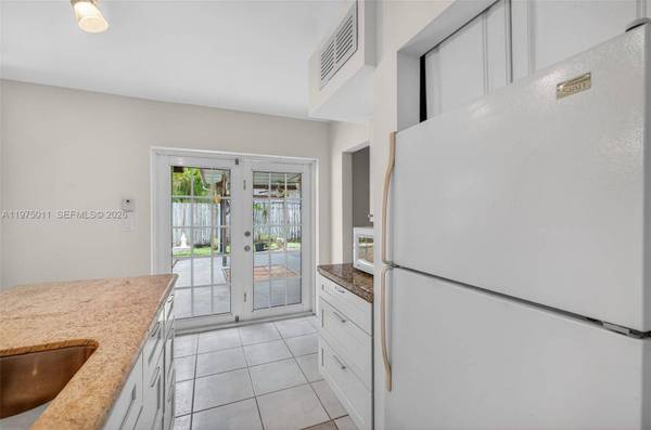 2543 Liberty St, Hollywood, FL 33020