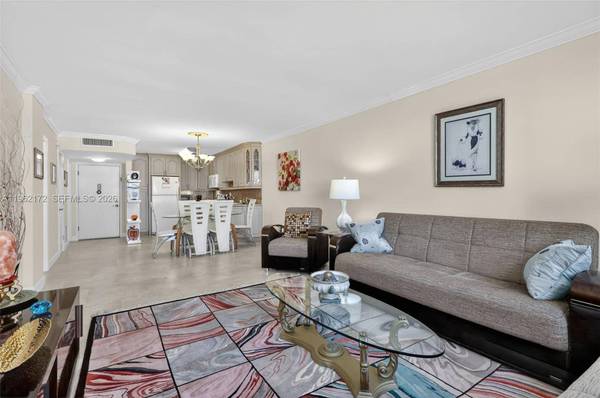 1849 S Ocean Dr #905, Hallandale Beach, FL 33009
