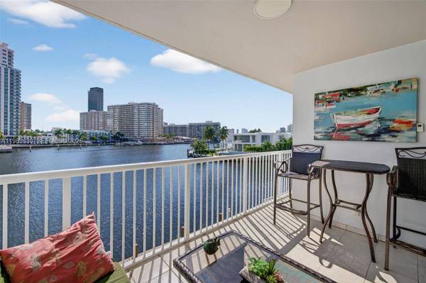 121 Golden Isles Dr #205, Hallandale Beach, FL 33009