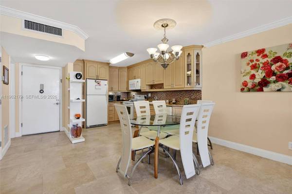 1849 S Ocean Dr #905, Hallandale Beach, FL 33009