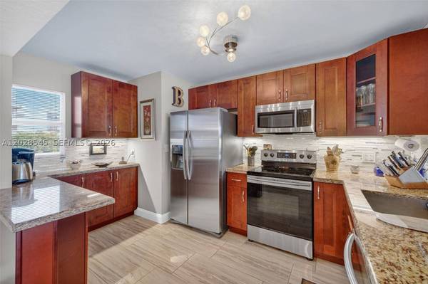 121 Golden Isles Dr #205, Hallandale Beach, FL 33009
