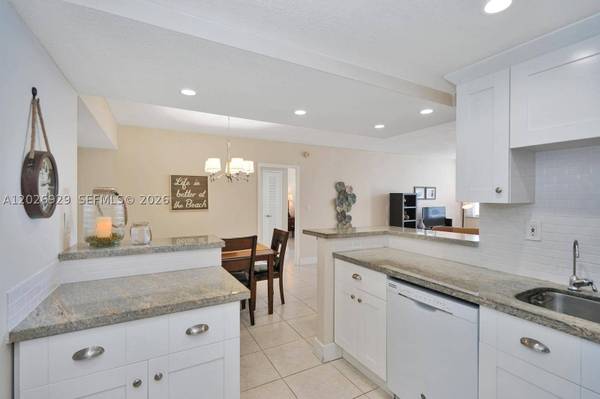 3725 S Ocean Dr #1216, Hollywood, FL 33019