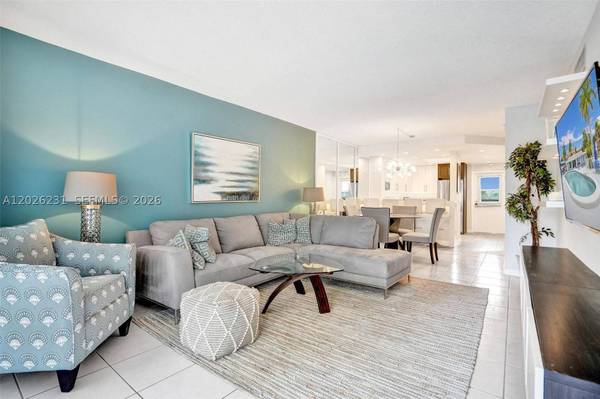 450 Paradise Isle Blvd #204, Hallandale Beach, FL 33009