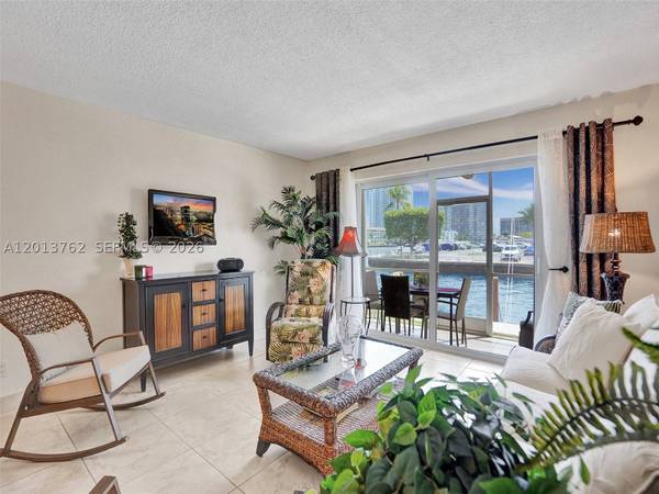 2600 Diana Dr #105, Hallandale Beach, FL 33009