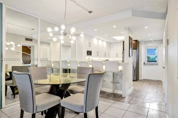 450 Paradise Isle Blvd #204, Hallandale Beach, FL 33009