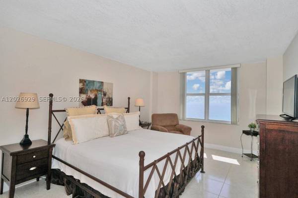 3725 S Ocean Dr #1216, Hollywood, FL 33019