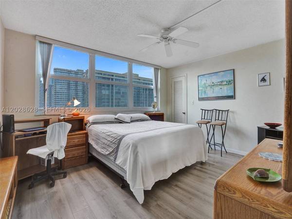 3113 S Ocean Dr #603, Hallandale Beach, FL 33009