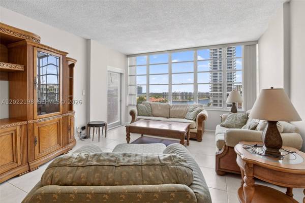 1817 S Ocean Dr #PH-19, Hallandale Beach, FL 33009