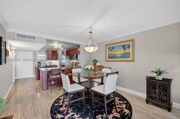 121 Golden Isles Dr #205, Hallandale Beach, FL 33009