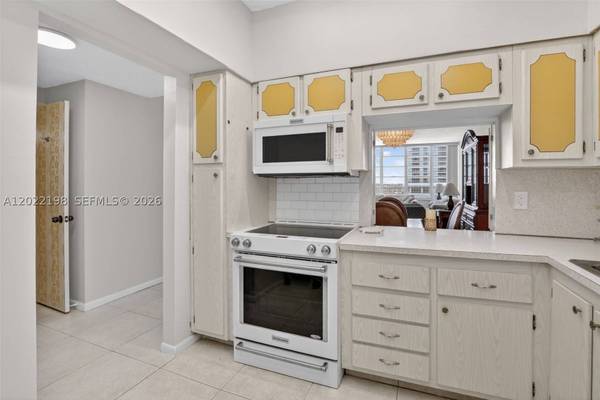1817 S Ocean Dr #PH-19, Hallandale Beach, FL 33009