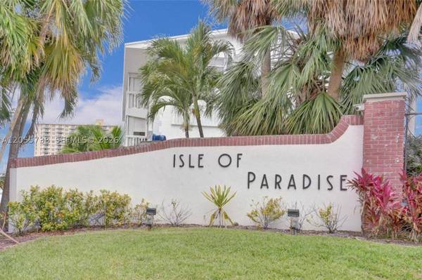 455 Paradise Isle Blvd #207, Hallandale Beach, FL 33009