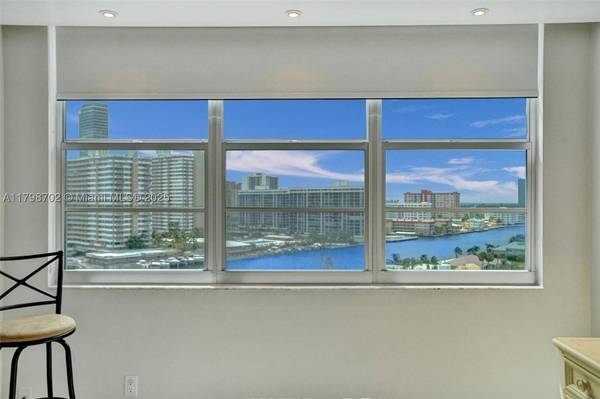137 Golden Isles Dr #1105, Hallandale Beach, FL 33009