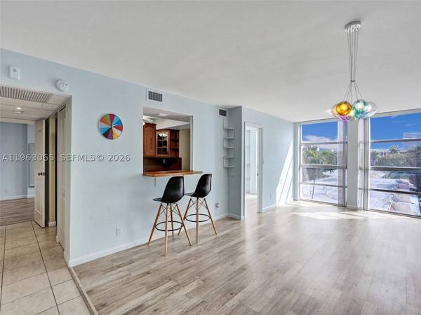 2001 Atlantic Shores Blvd #419