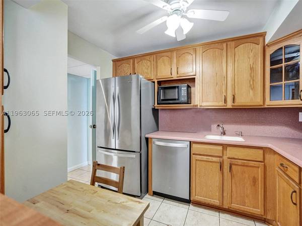 2001 Atlantic Shores Blvd #419, Hallandale Beach, FL 33009