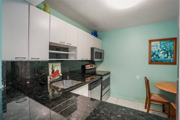 2049 S Ocean Dr #1406, Hallandale Beach, FL 33009