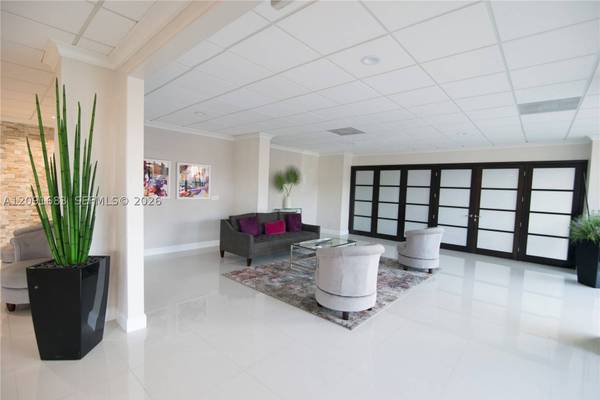 2049 S Ocean Dr #1406, Hallandale Beach, FL 33009
